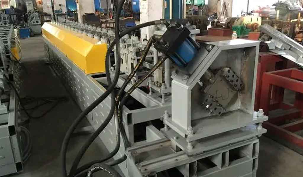 Development Of Rapid Sheet Metal Forming Line For Reflector Of Energy-Saving Lamps