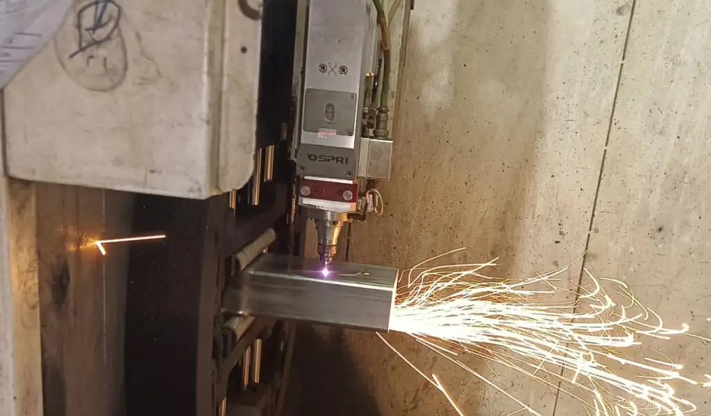 How to Cut Thin Stainless Steel Sheet