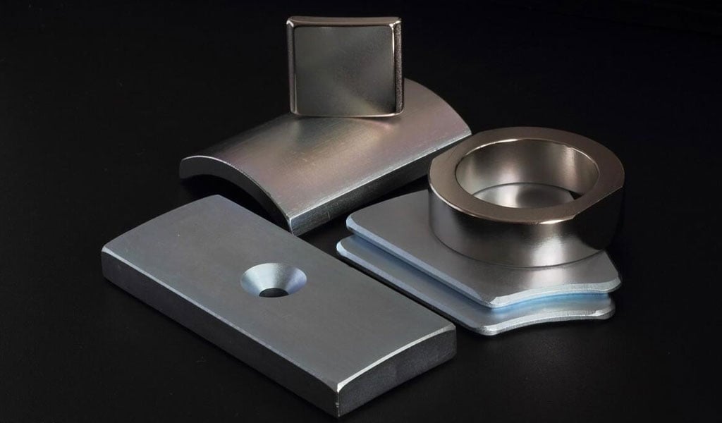 Soft Magnetic Materials vs. Hard Magnetic Materials