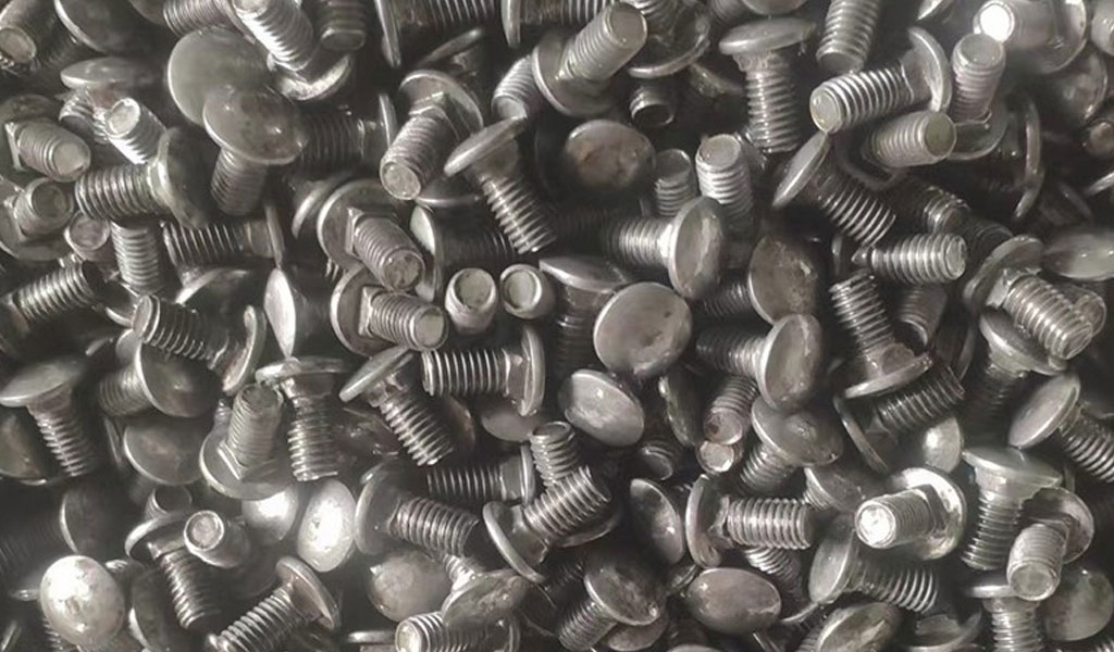 What Is Carriage Bolt, Dimensions, Types, Grades, Torque, Uses, vs Lag Bolt
