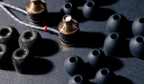 Trendy Carbon Fiber Earphones