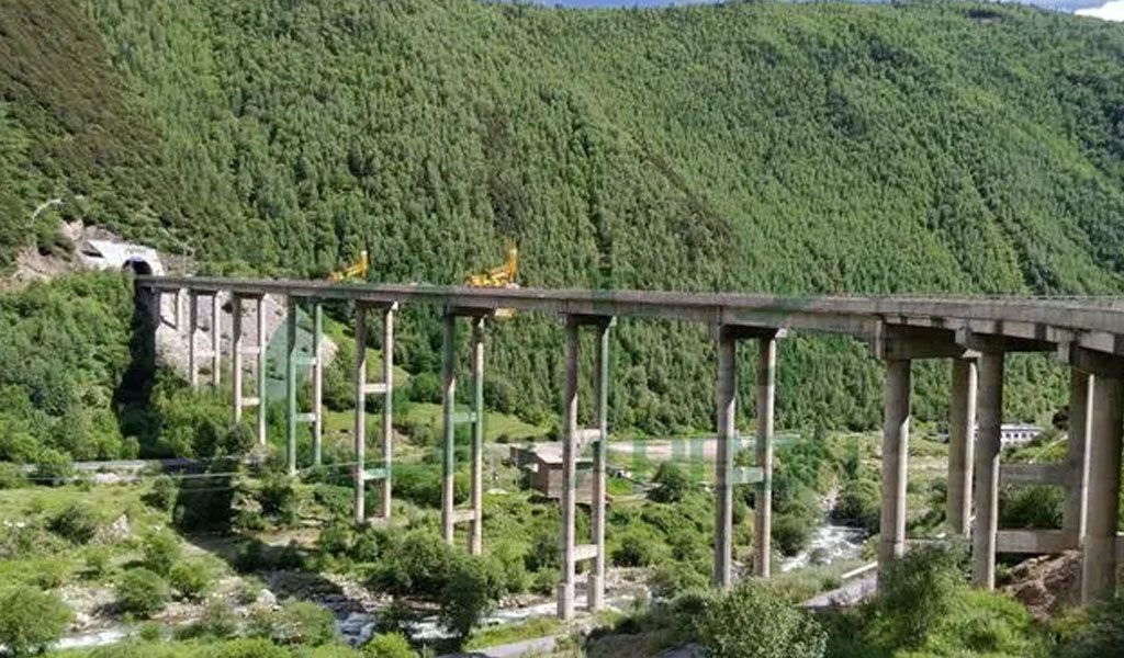 Sichuan-Tibet Railway Supporting Highway Construction Bridge Inspection and Reinforcement Project